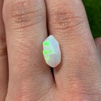 Opale bianco Welo 2.20 ct Cabochon