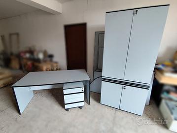 Set di mobili da ufficio