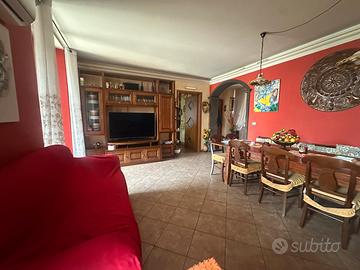 Casa indipendente con giardino