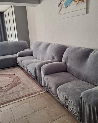 Tre divani 1200 euro 
