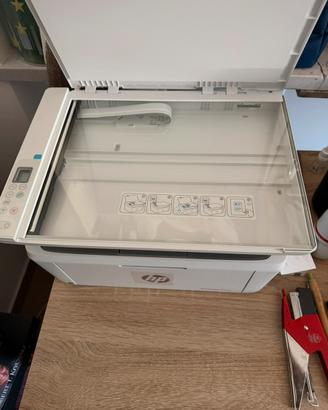 Stampante HP laserjet M140W