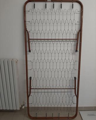 Letto completo da una piazza.