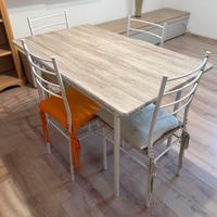 Tavolo piu  4 sedie 70x120