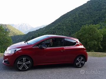 Peugeot 208 GT LINE