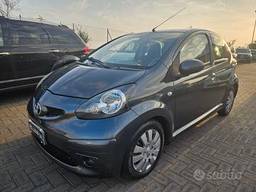Toyota aygo automatica 5 porte