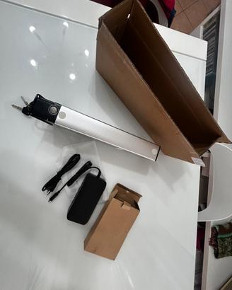 Batteria più caricabatterie originali per Engwe