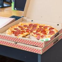 Pizza asporto con posti a sedere - no bar