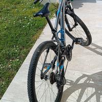 mountain bike Rockrider ST100