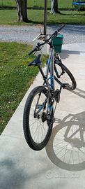 mountain bike Rockrider ST100