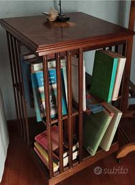 Libreria girevole vintage in legno