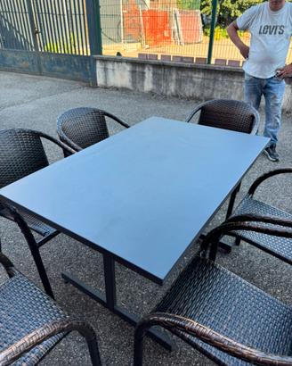 Tavoli e sedie per esterno