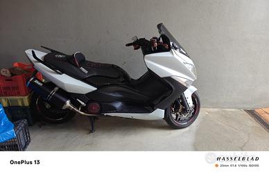 YAMAHA TMAX
