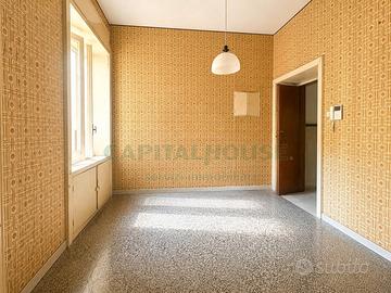 S2 appartamento con ampio balcone e posto auto