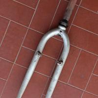 FORCELLA BICI MTB 26+PEDIVELLE+TELAIO. RICAMBI.