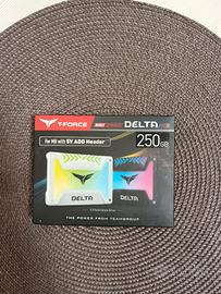 SSD 250gb  t-force delta rgb