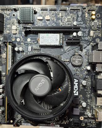 Bundle Ryzen 5 PRO 3400G + scheda madre + RAM +SSD