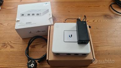 Router Ubiquiti UNIFI USG - 3 porte