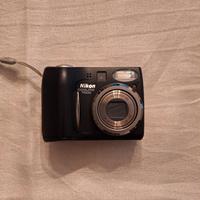 NIKON Coolpix 7600