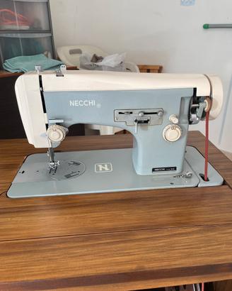 Macchina da cucire NECCHI