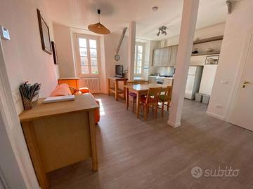 Trilocale in centro ad Arona per Transitori