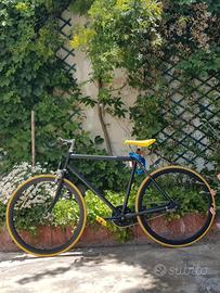 bicicletta scatto fisso