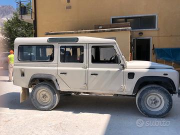 Land Rover Defender 110 2.4 TD4 Station Wagon