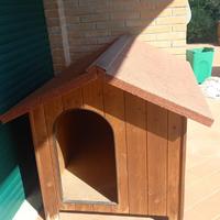 Cuccia per cane in legno con tetto coibentato