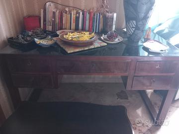 Scrivania in legno anni 50