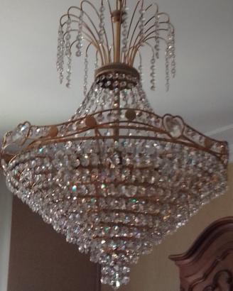 Lampadario con gocce di cristallo