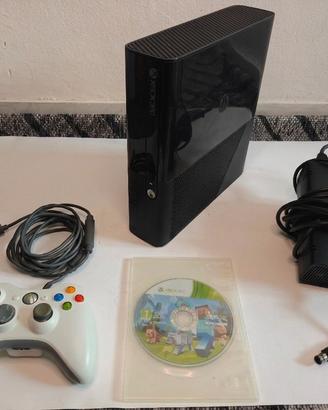 Xbox 360 elite + controller + gioco + cavi
