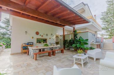 VILLA A SCHIERA A GIOIA DEL COLLE