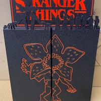 Espositore Stranger Things con luce LED