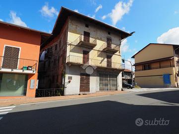 NEGOZIO A COSSATO