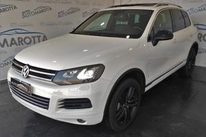 Volkswagen Touareg 3.0 V6 tdi Executive TETTO! FAR