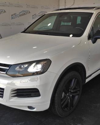 Volkswagen Touareg 3.0 V6 tdi Executive TETTO! FAR