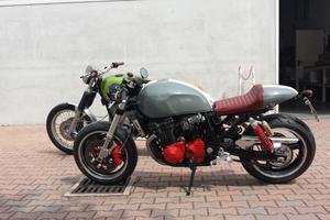 Café racer suzuki
