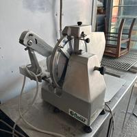 Affettatrice verticale lama 330