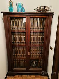 Enciclopedia Treccani e del 900 con mobile