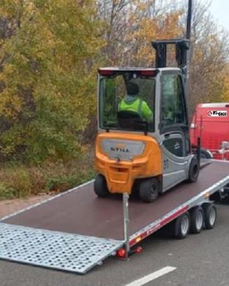 Rimorchi macchine operatrici ,carrelli elevatori