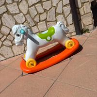Cavalluccio a dondolo