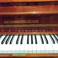 pianoforte e sgabelli