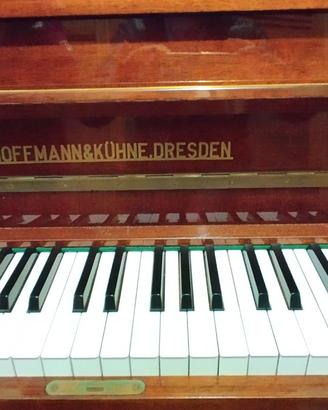 pianoforte e sgabelli