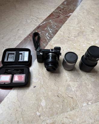 Sony NEX-6 + 3 Obiettivi 18-55, 55-210, 60mm Art