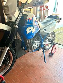 SUZUKI DR 650 r