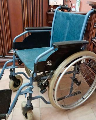 Carrozzina per invalidi, sedia a rotelle 