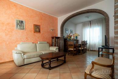 Villa di 148 m² con più di 5 locali a Cattolica