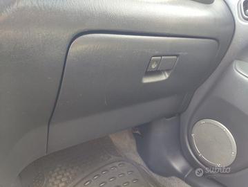 Cassetto portaoggetti TOYOTA RAV 4 del 2004