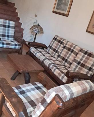 Divano 2 posti + 2 poltrone in legno (castagno)