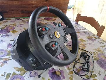 Thrustmaster t300 con corona Ferrari
