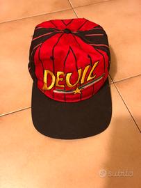 Cappellino con visiera “Devil - la fossa dei leoni